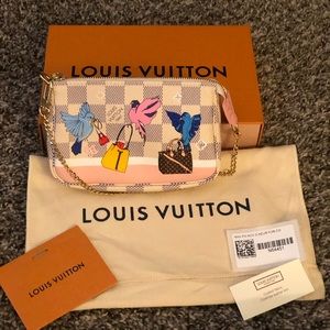 Louis Vuitton Christmas Edition mini Pochette